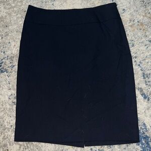 The Limited Collection black side zipper pencil skirt Sz 4